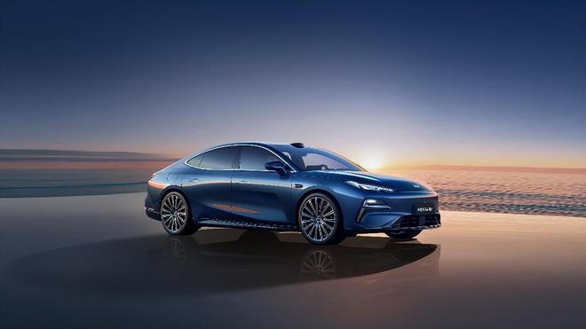 卫星化学：现有电池级碳酸乙烯酯（EC）产能5万吨