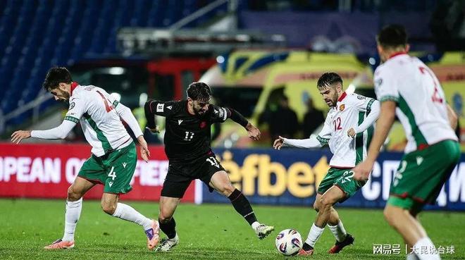 欧洲杯：威尔士大胜北马其顿比利时七球晋级